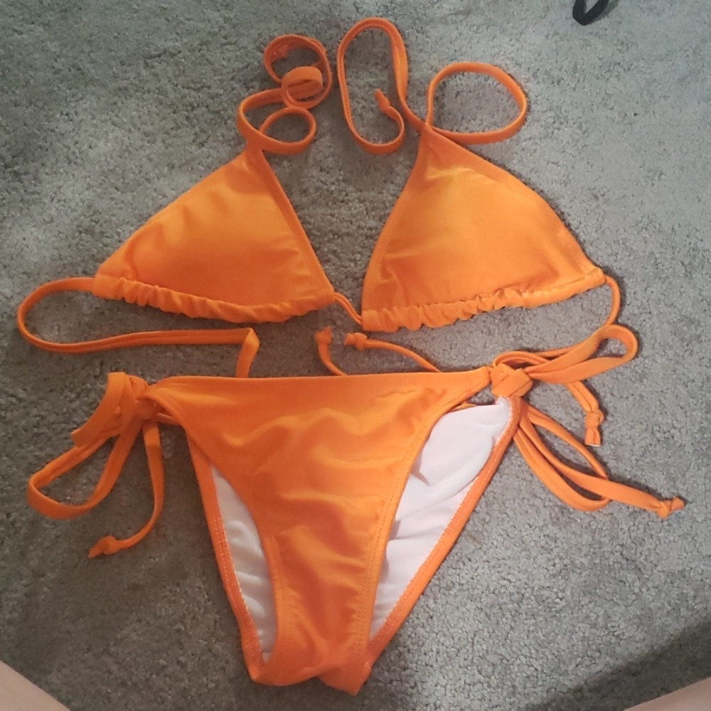 Baithing suit